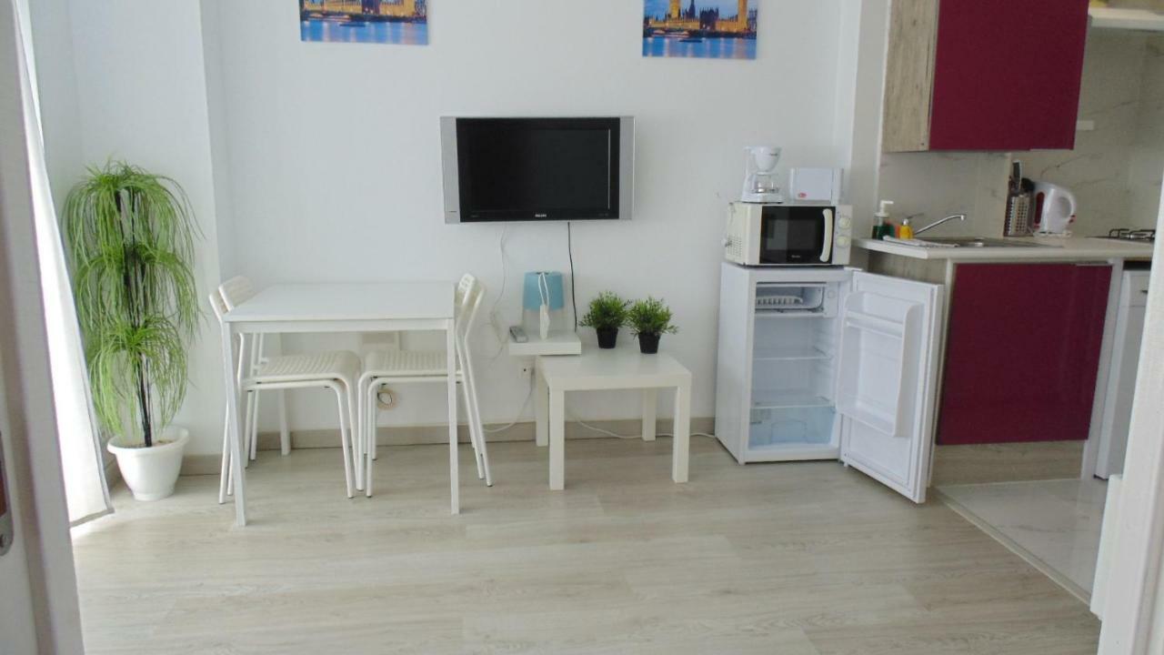 Apartamento En Centro A 150M Del Mar Apolo B 托雷维耶哈 外观 照片